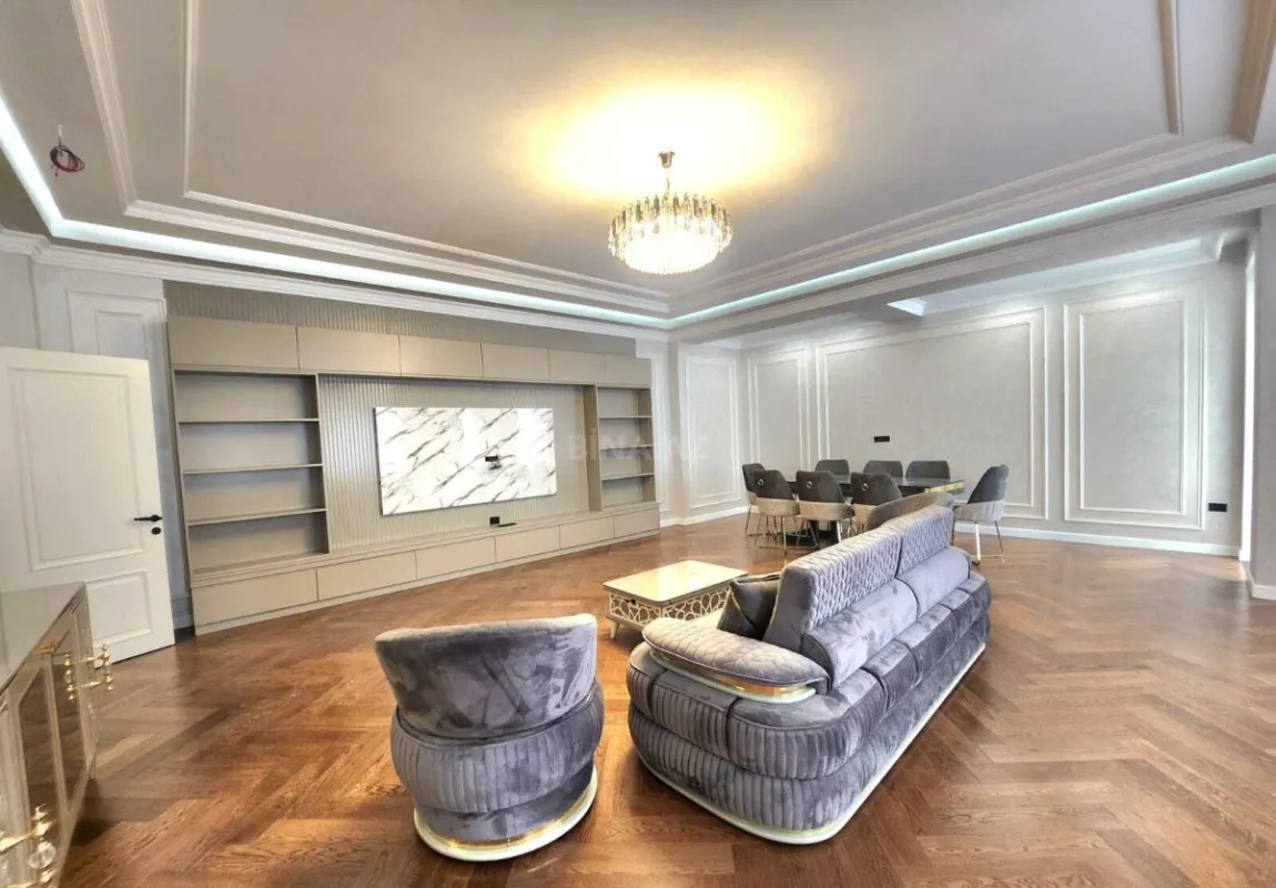 Kirayə verilir 3 otaqlı mənzil 172 m²