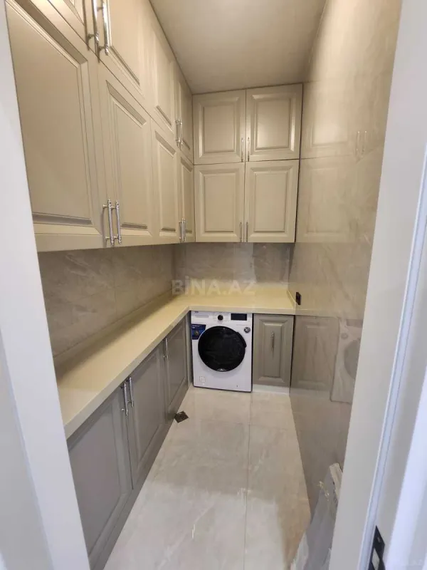 Kirayə verilir 3 otaqlı mənzil 172 m²