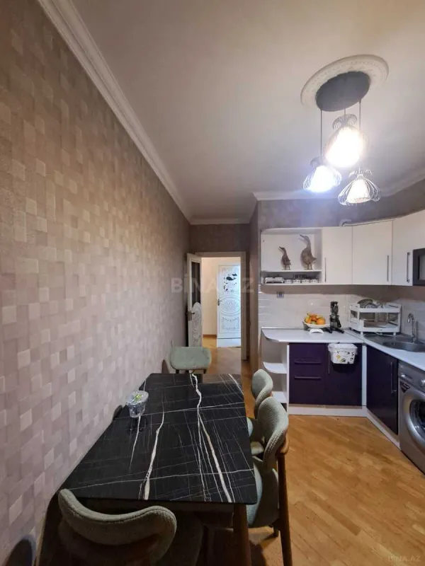 Satılır 2 otaqlı mənzil 83 m²