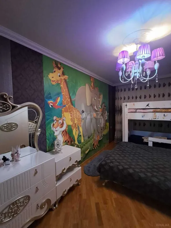 Satılır 2 otaqlı mənzil 83 m²