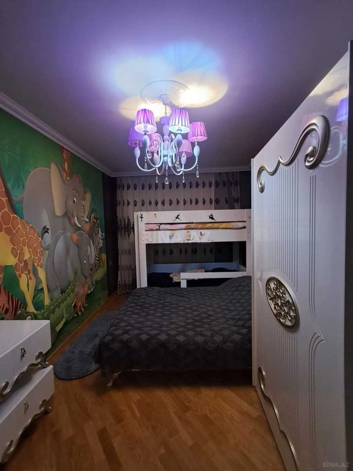 Satılır 2 otaqlı mənzil 83 m²