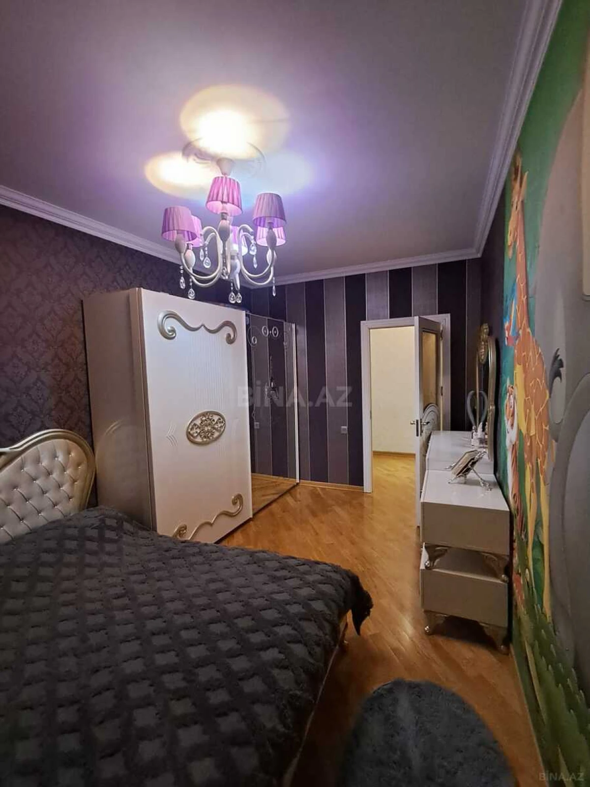 Satılır 2 otaqlı mənzil 83 m²