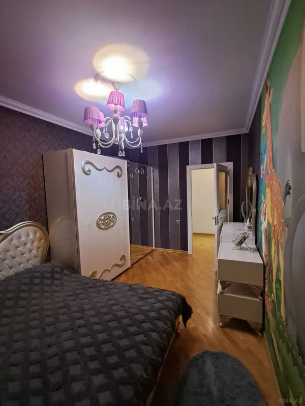 Satılır 2 otaqlı mənzil 83 m²