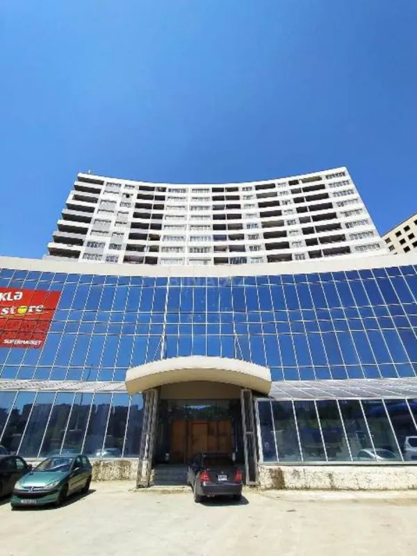 Satılır 2 otaqlı mənzil 83 m²