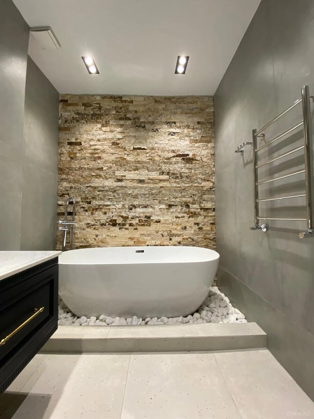 Kirayə verilir 2 otaqlı mənzil 56 m²