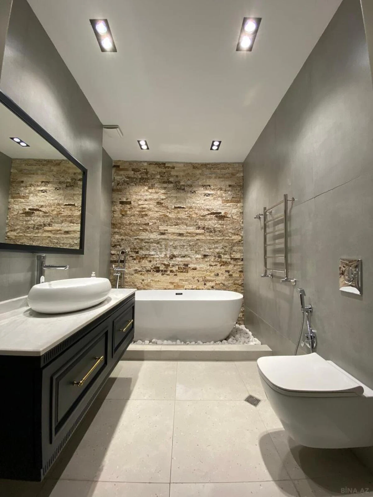 Kirayə verilir 2 otaqlı mənzil 56 m²