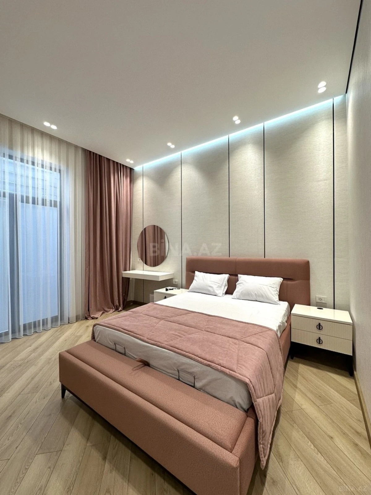 Satılır 5 otaqlı həyət evi 240 m²