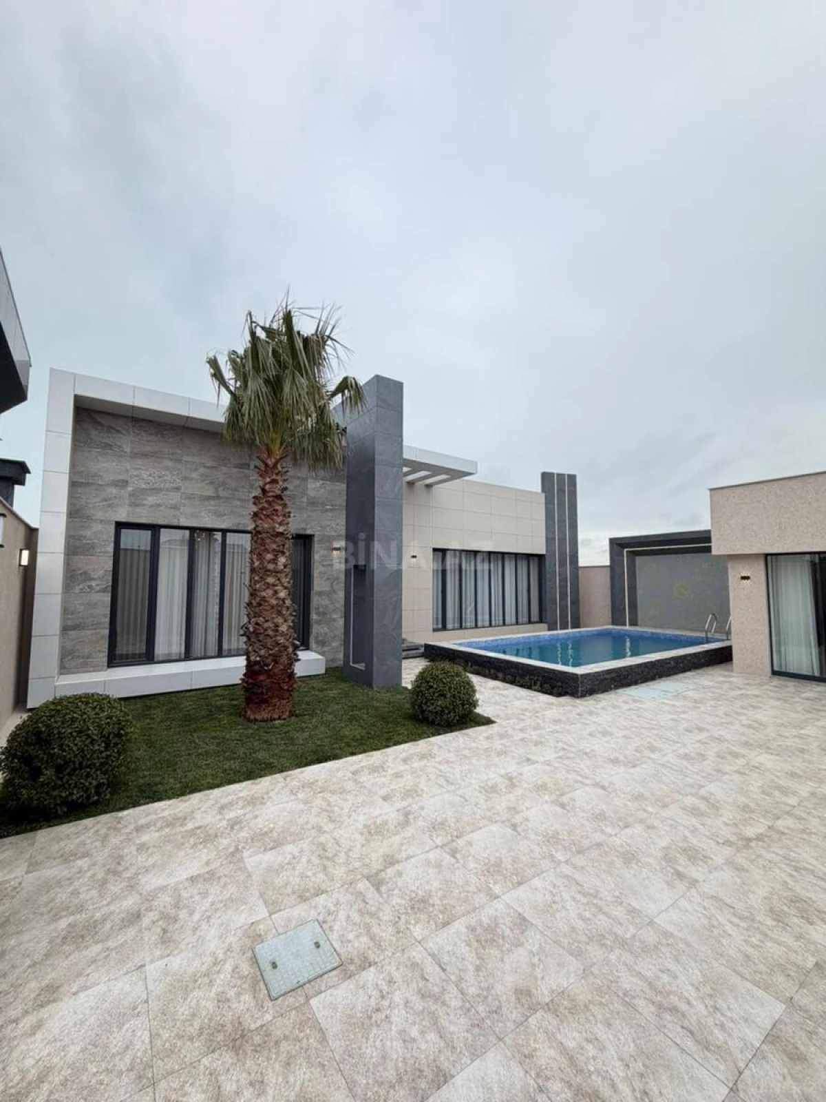 Satılır 4 otaqlı həyət evi 160 m²