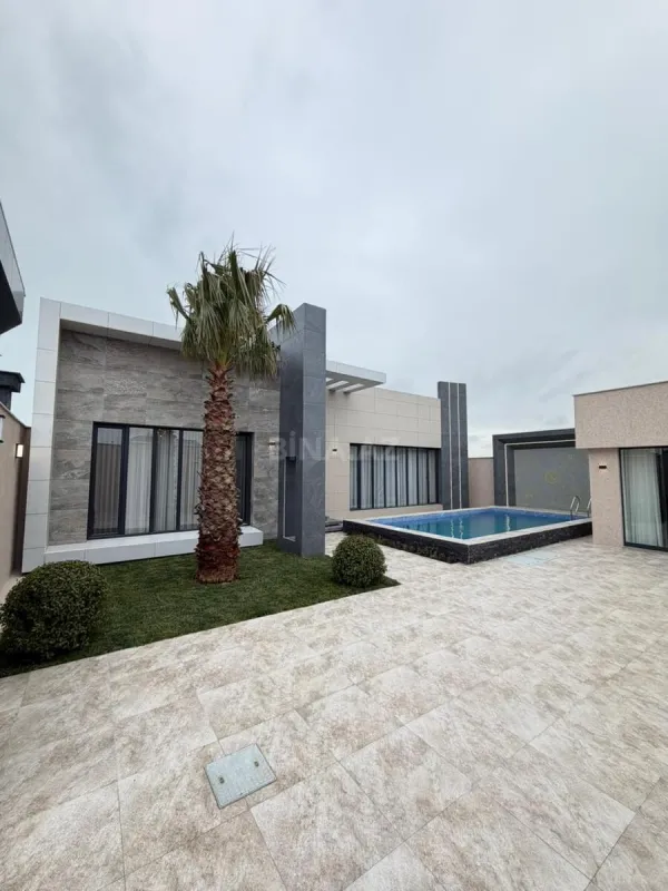 Satılır 4 otaqlı həyət evi 160 m²