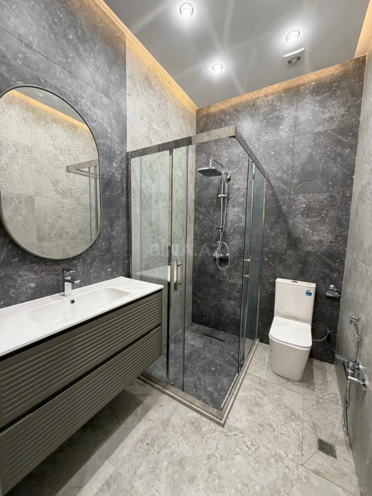 Satılır 4 otaqlı həyət evi 160 m²