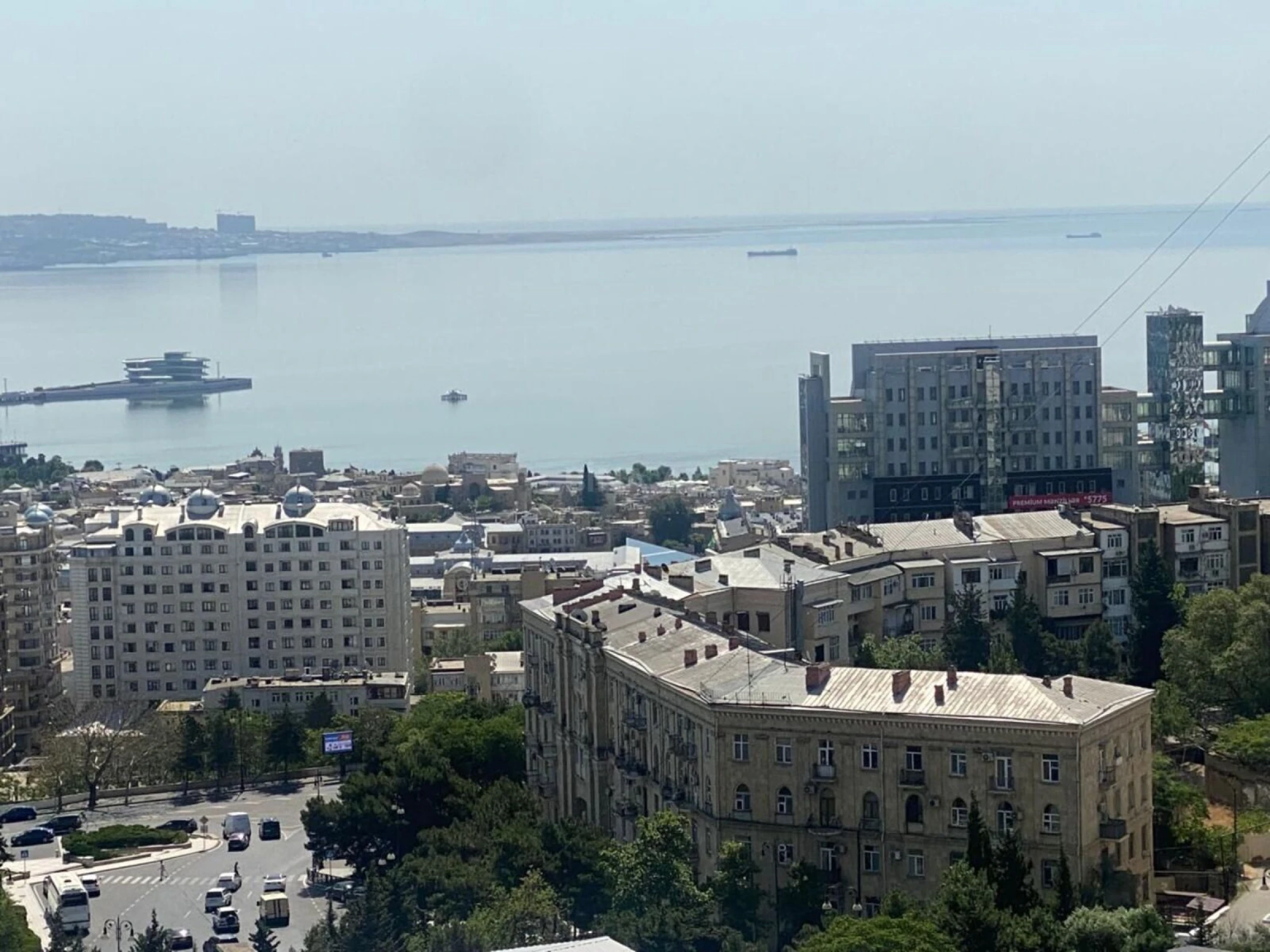 Satılır 4 otaqlı mənzil 185 m²