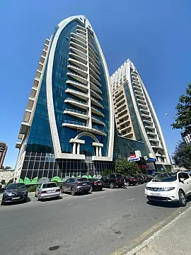 Satılır 4 otaqlı mənzil 185 m² — Bakı 4 otaq 185.00 m²