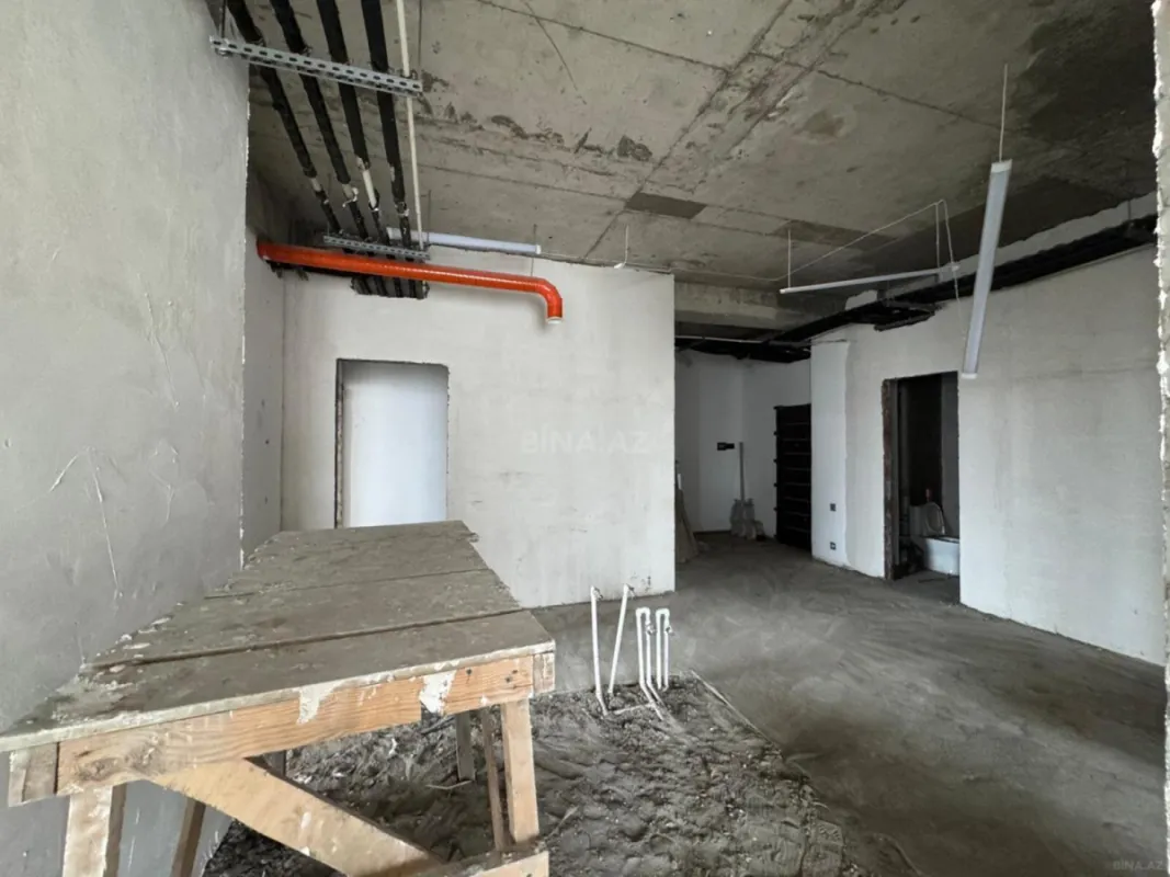 Satılır 4 otaqlı mənzil 185 m²