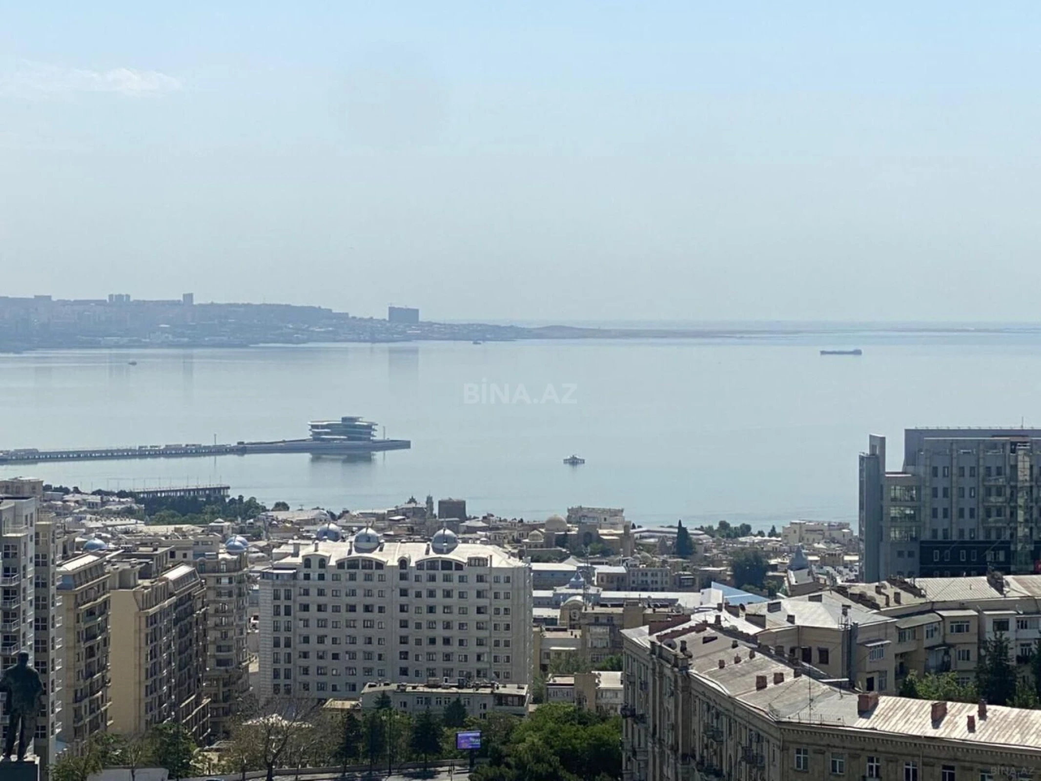 Satılır 4 otaqlı mənzil 185 m²