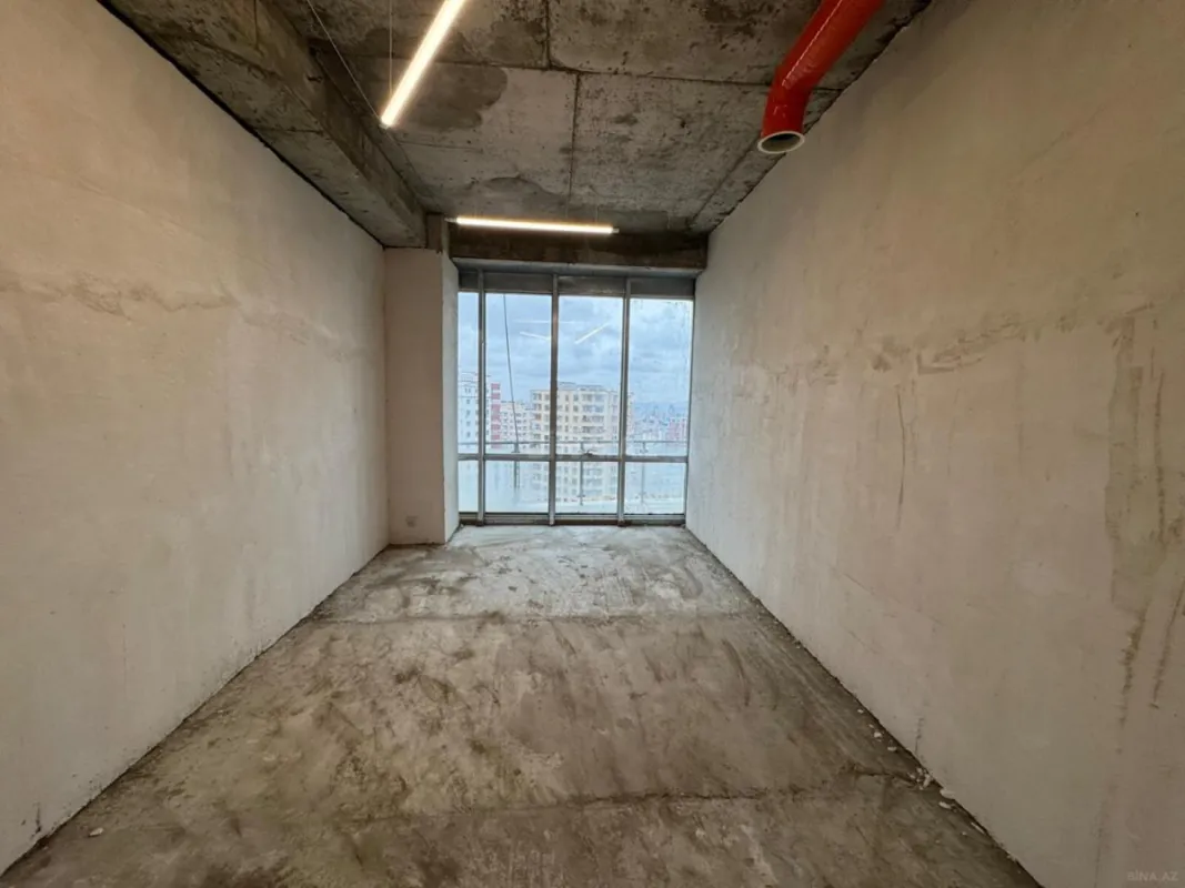Satılır 4 otaqlı mənzil 185 m²