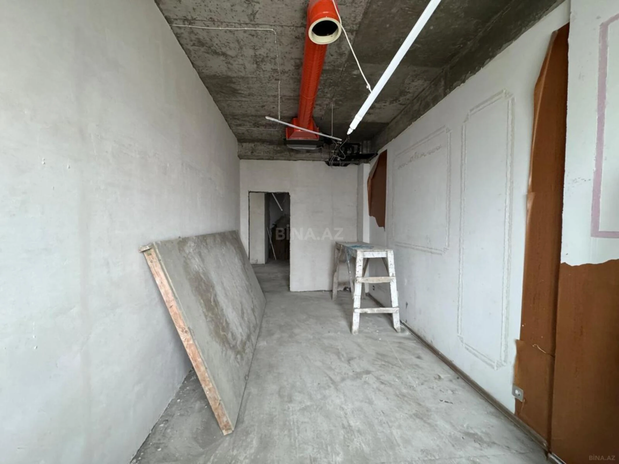 Satılır 4 otaqlı mənzil 185 m²