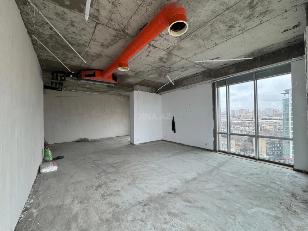Satılır 4 otaqlı mənzil 185 m²