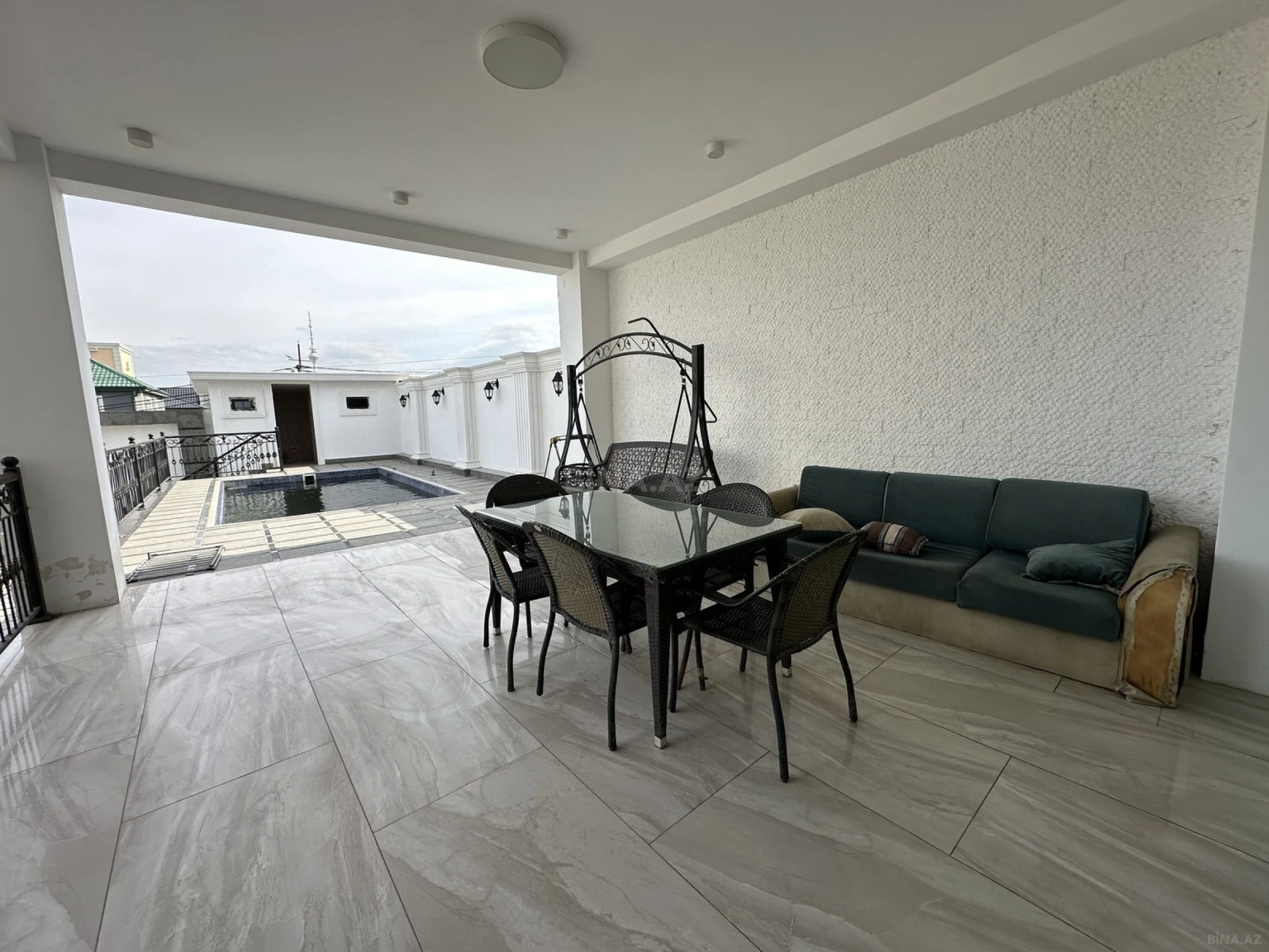 Satılır 7 otaqlı həyət evi 550 m²