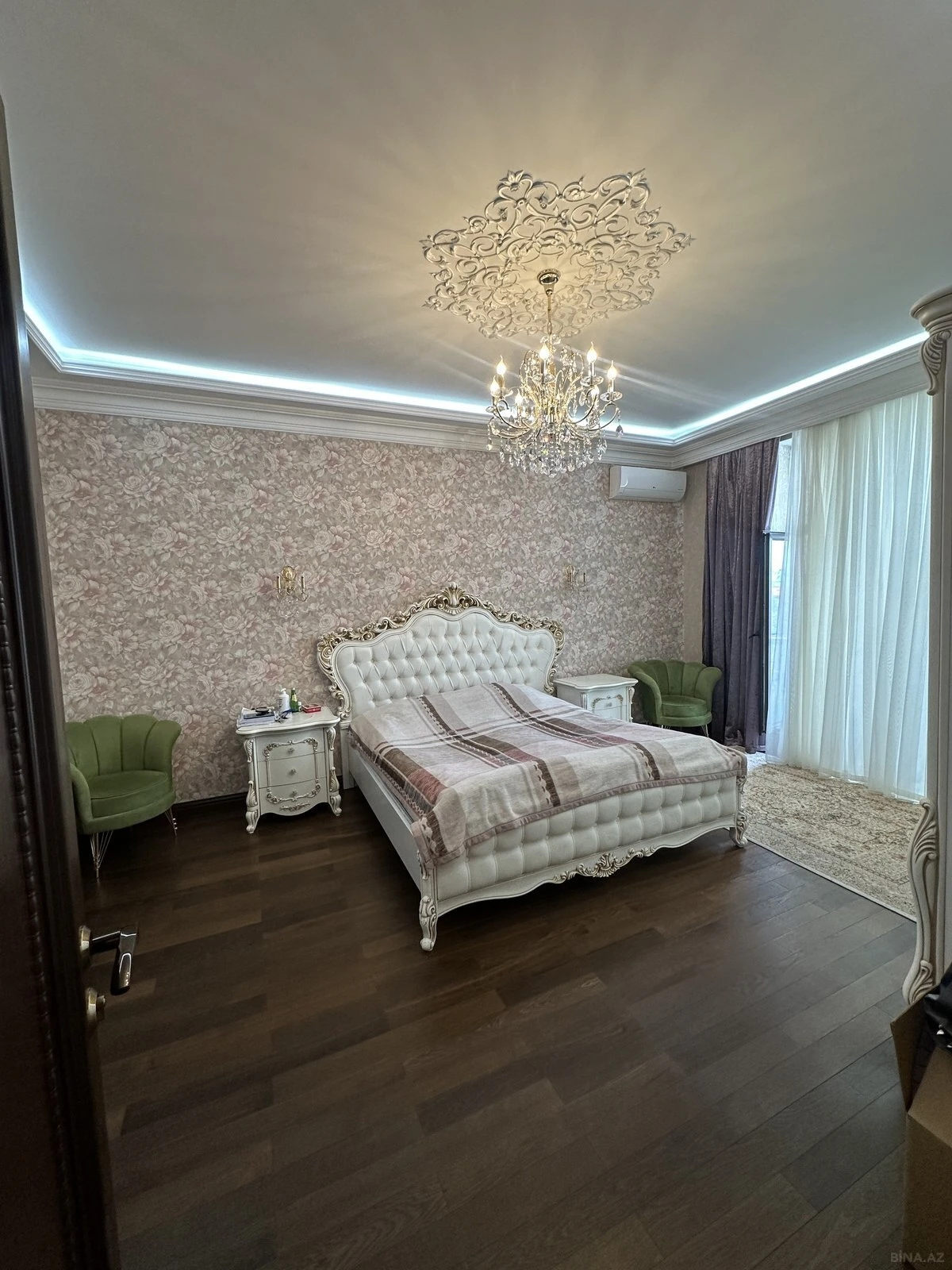 Satılır 7 otaqlı həyət evi 550 m²