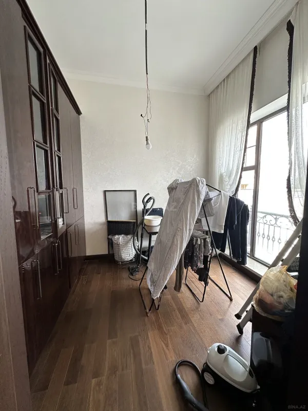 Satılır 7 otaqlı həyət evi 550 m²