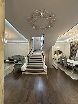 Satılır 7 otaqlı həyət evi 550 m²