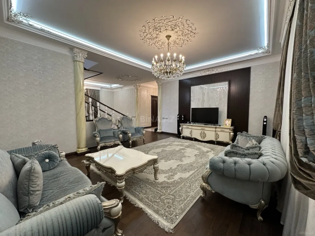 Satılır 7 otaqlı həyət evi 550 m²
