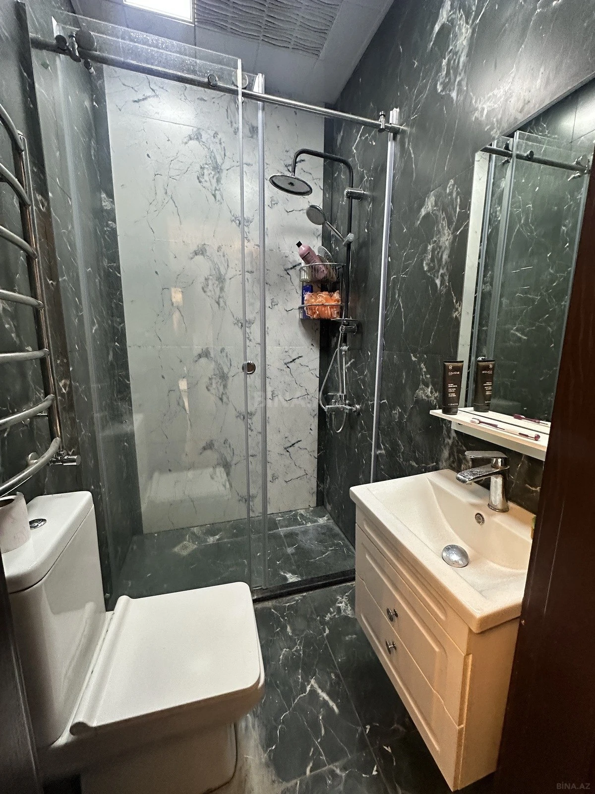 Satılır 7 otaqlı həyət evi 550 m²