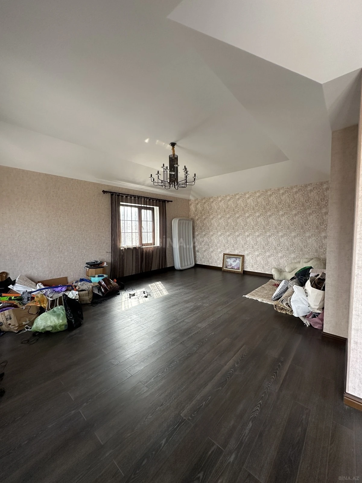 Satılır 7 otaqlı həyət evi 550 m²