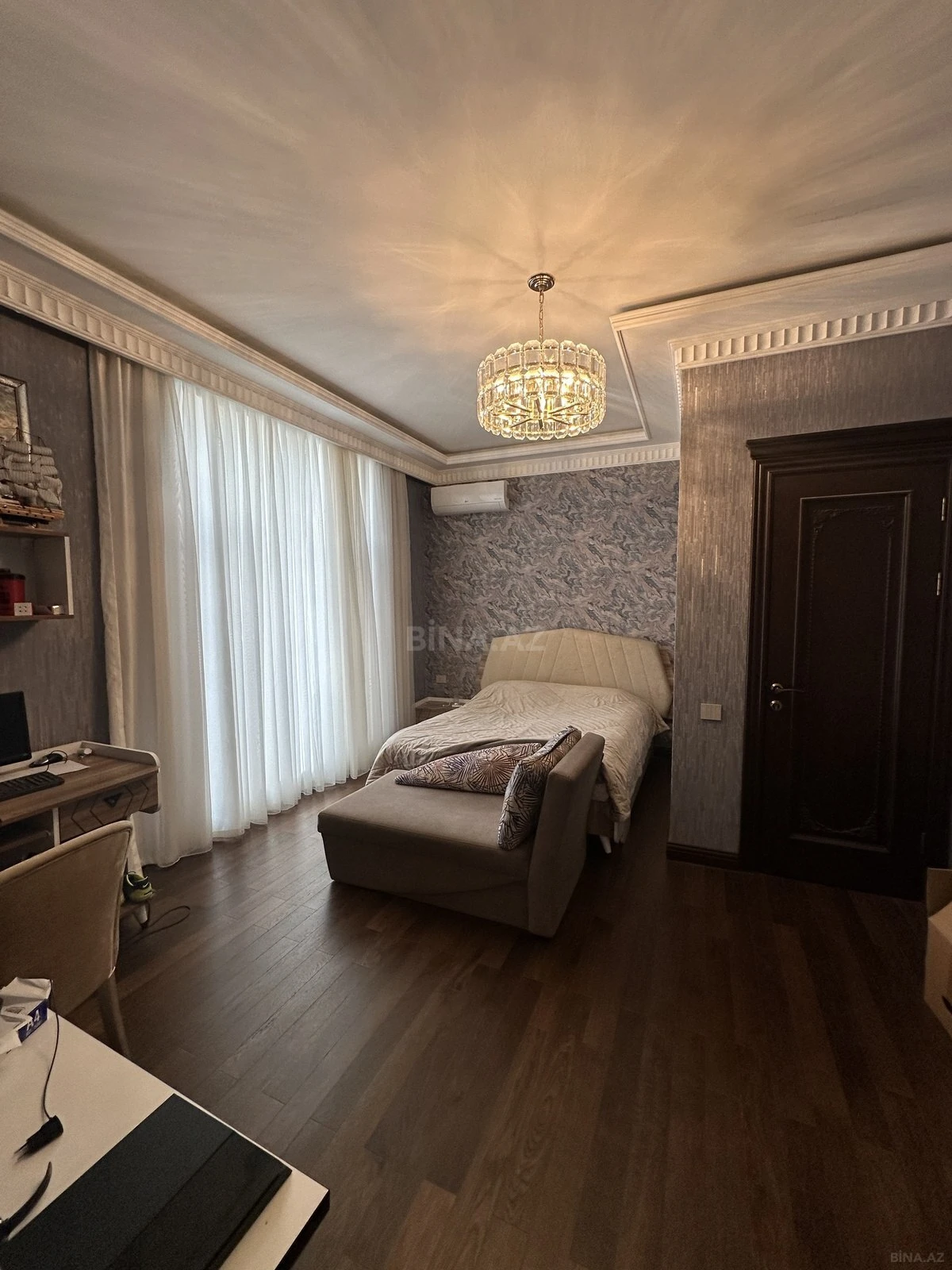 Satılır 7 otaqlı həyət evi 550 m²