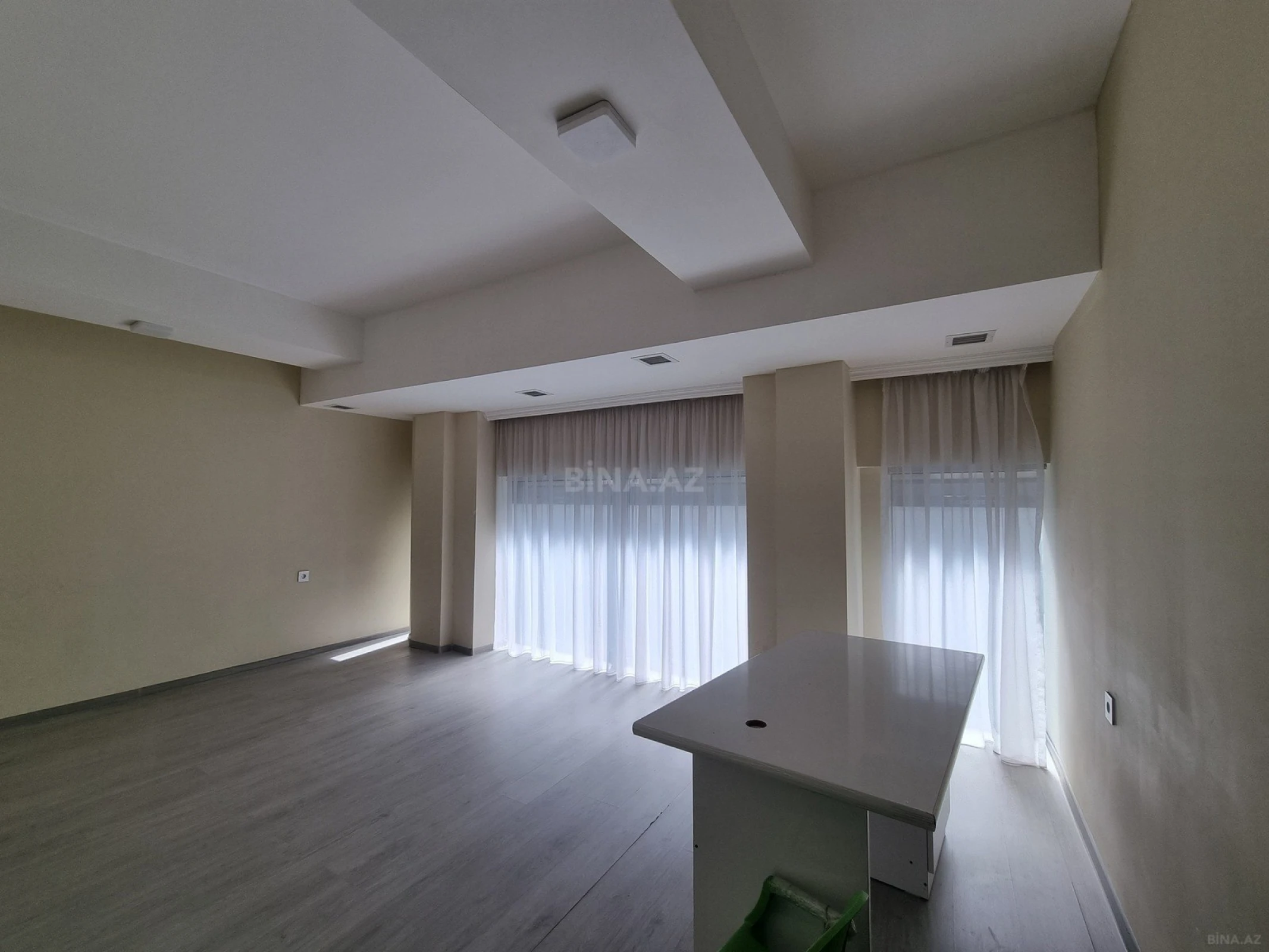 Kirayə verilir obyekt 260 m²