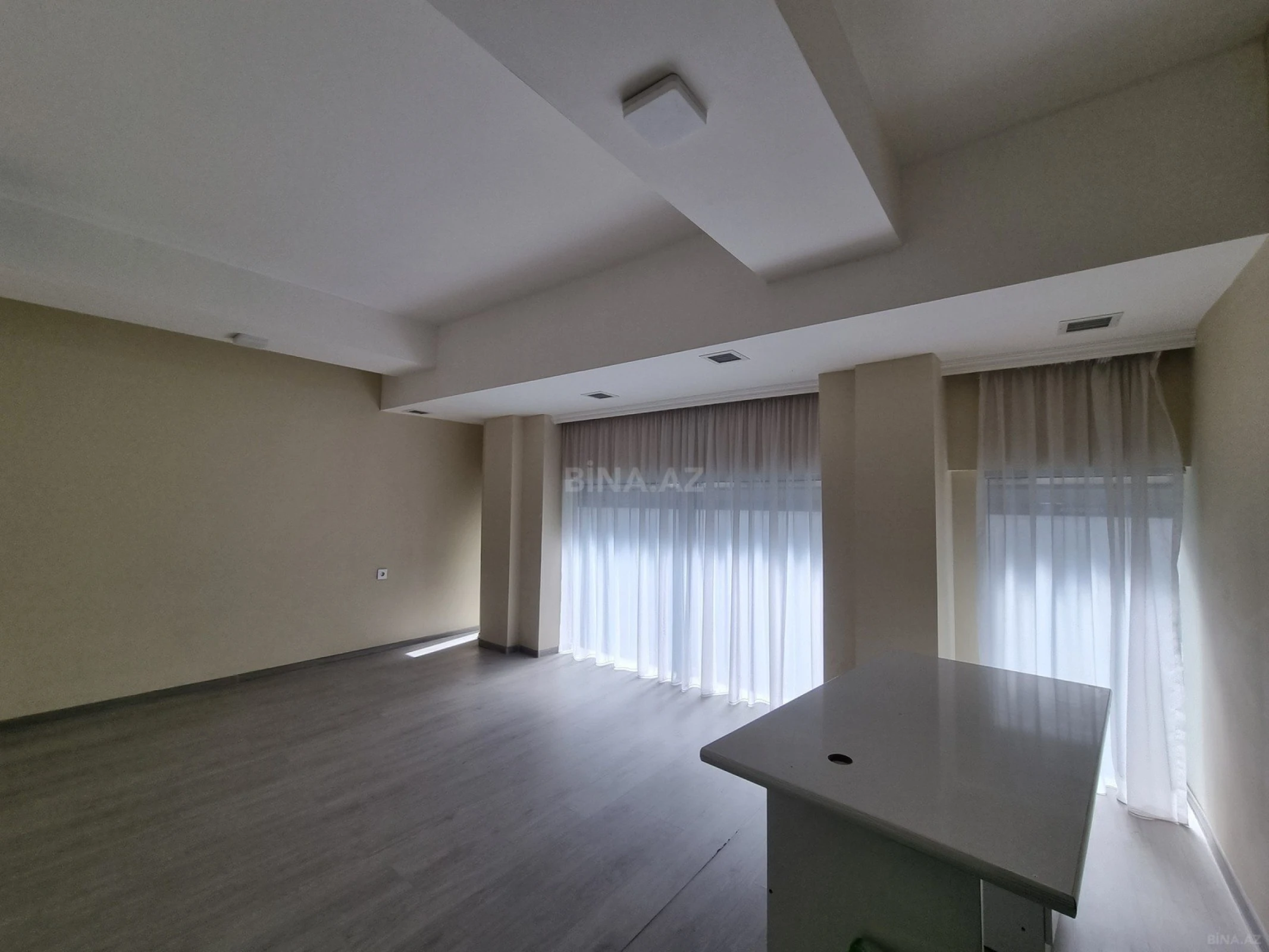Kirayə verilir obyekt 260 m²