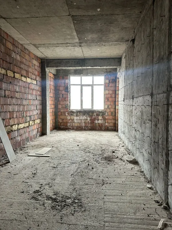 Satılır 4 otaqlı mənzil 234 m²