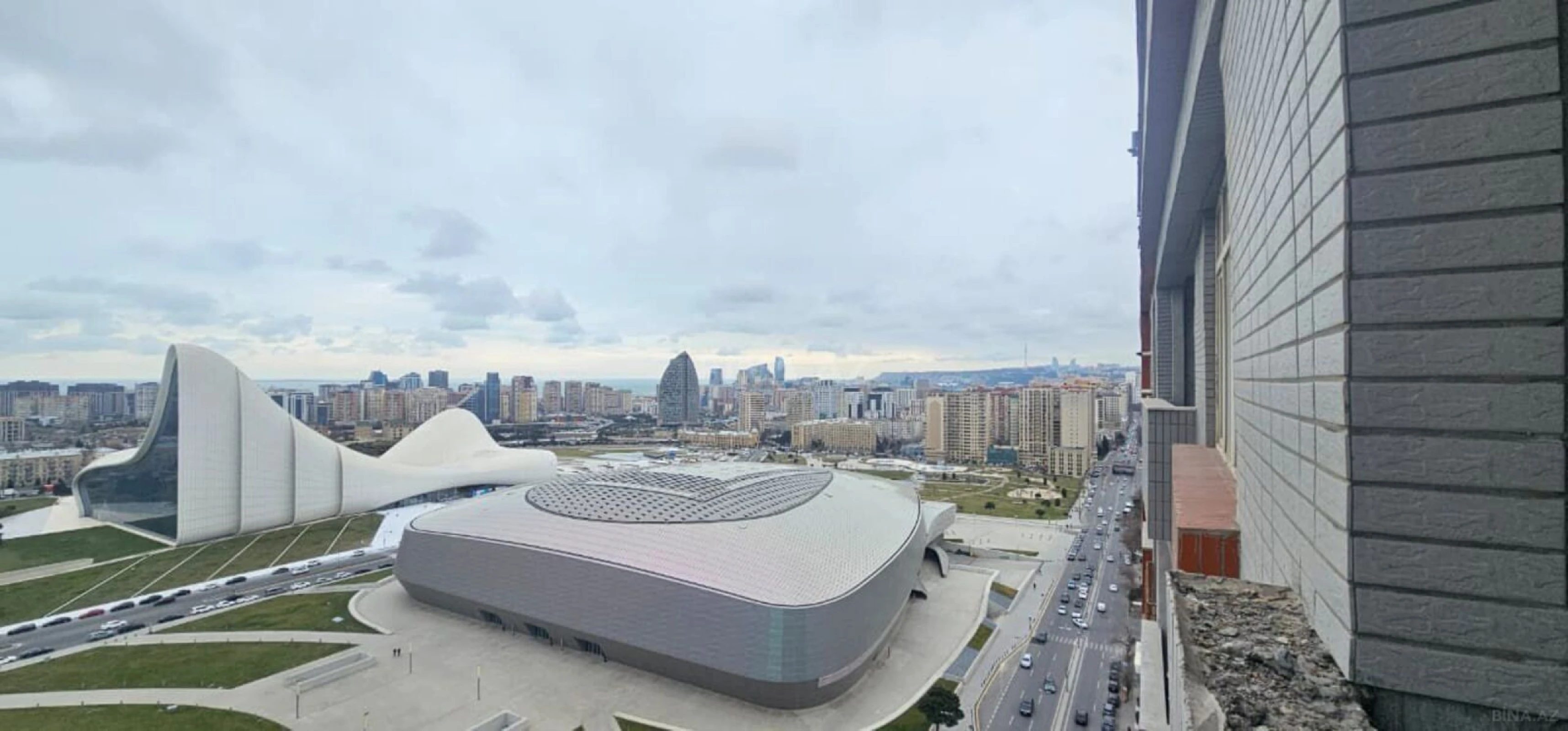 Satılır 4 otaqlı mənzil 234 m²