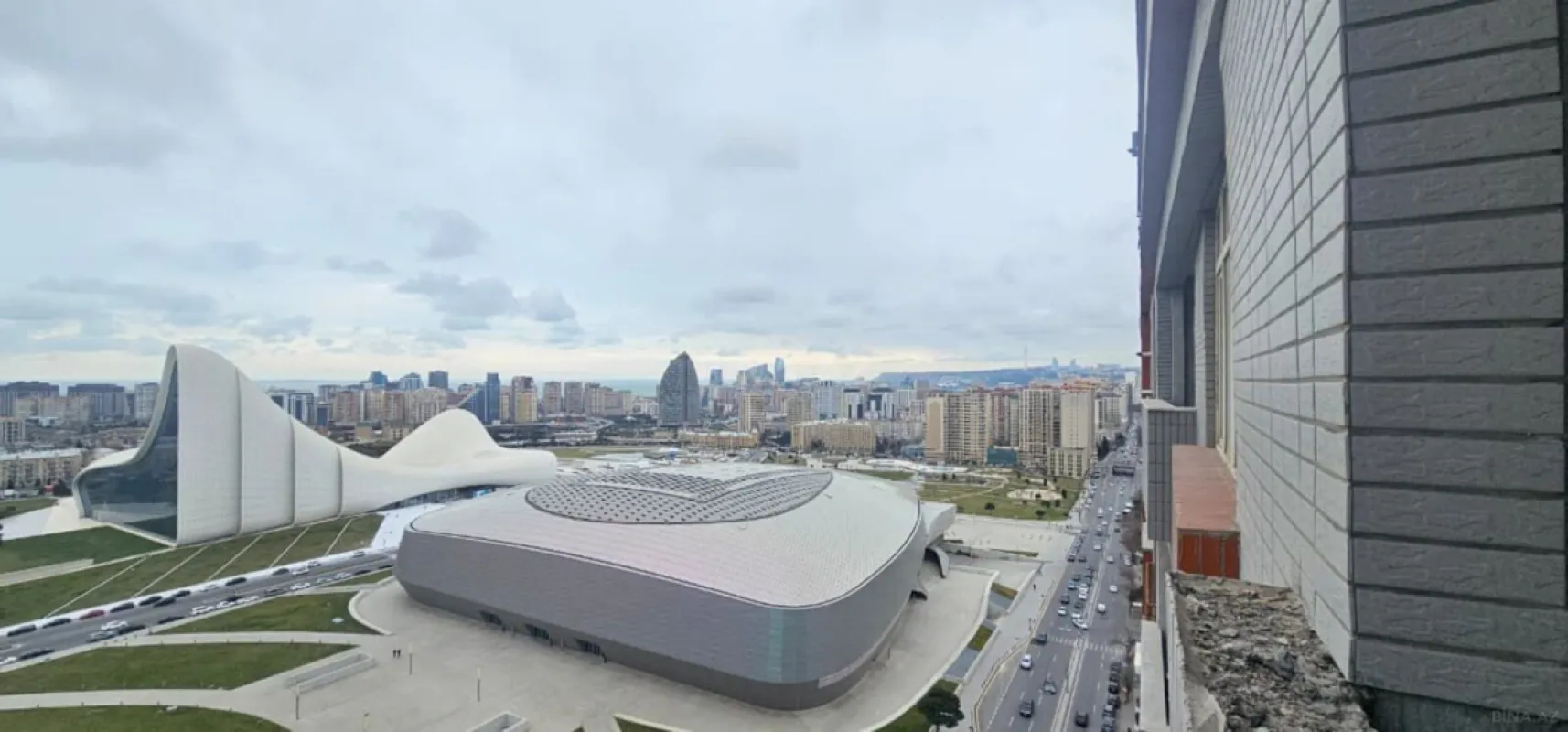 Satılır 4 otaqlı mənzil 234 m²