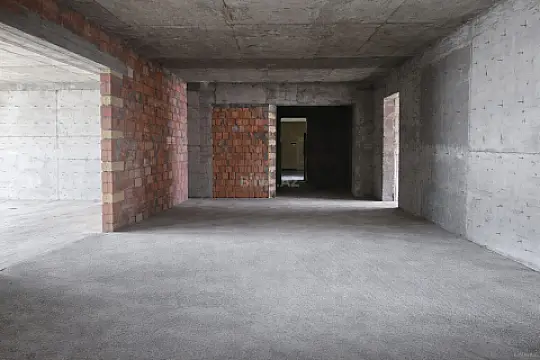 Satılır 4 otaqlı mənzil 234 m²