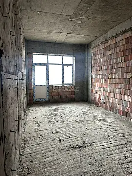 Satılır 4 otaqlı mənzil 234 m²