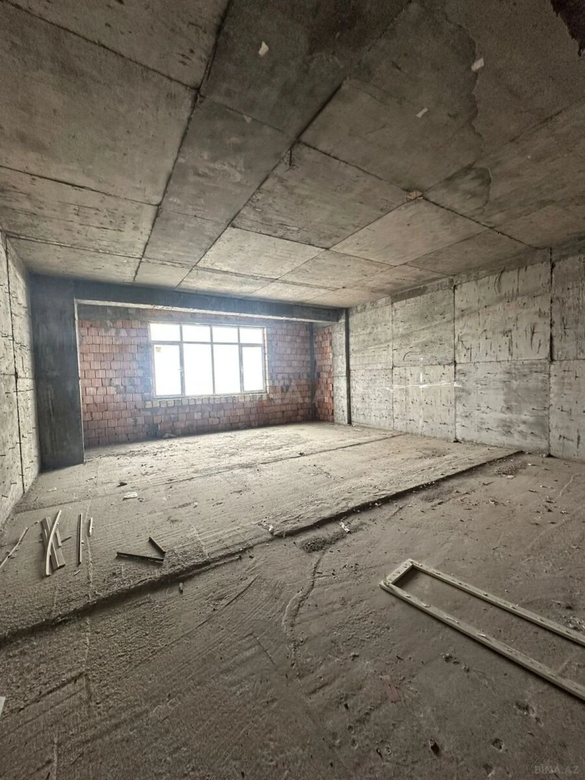 Satılır 4 otaqlı mənzil 234 m²