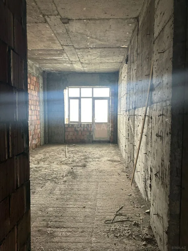 Satılır 4 otaqlı mənzil 234 m²