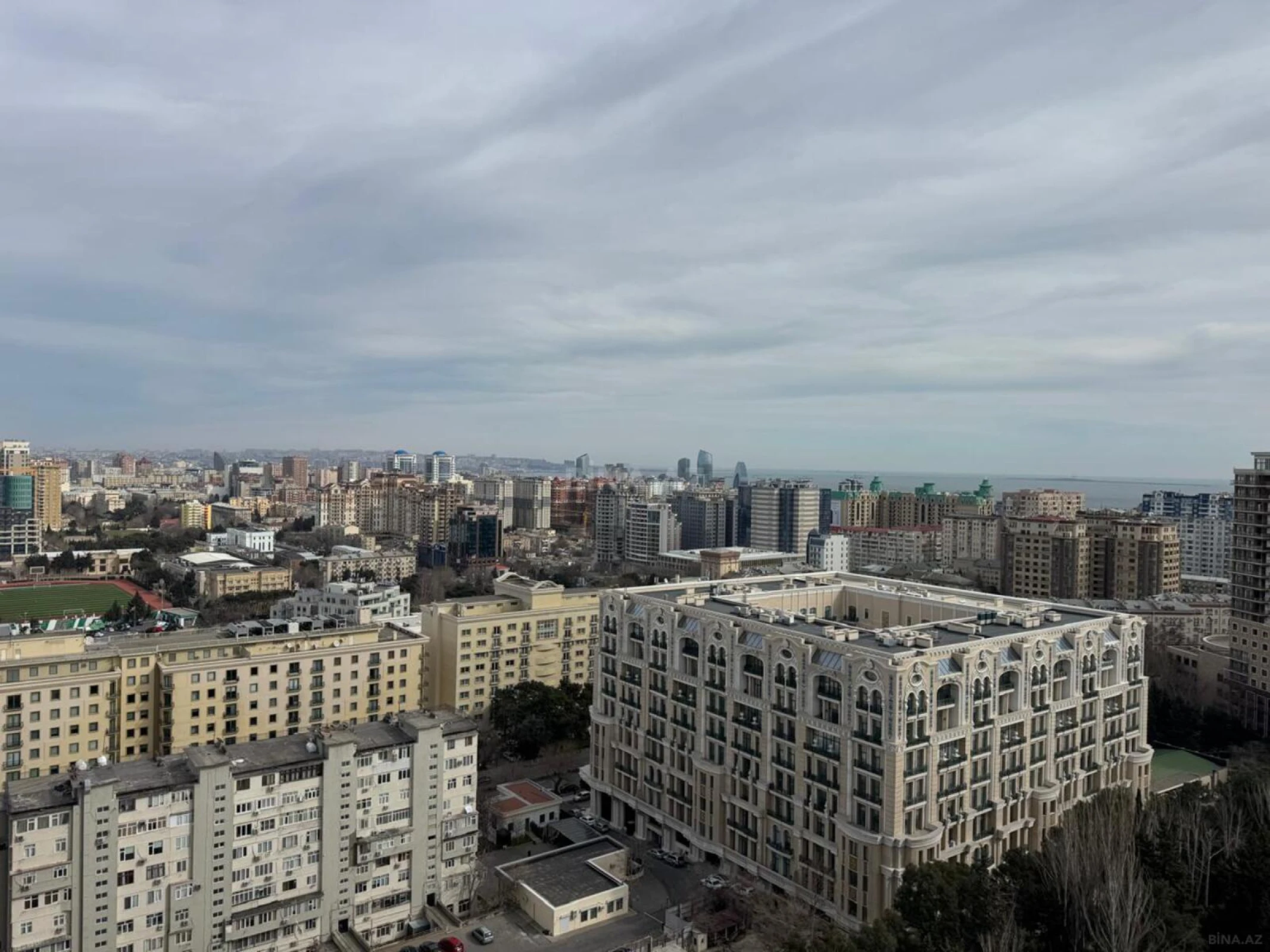 Satılır 2 otaqlı mənzil 102 m²