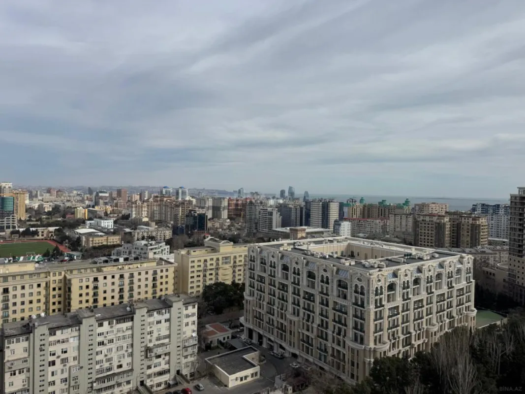 Satılır 2 otaqlı mənzil 102 m²