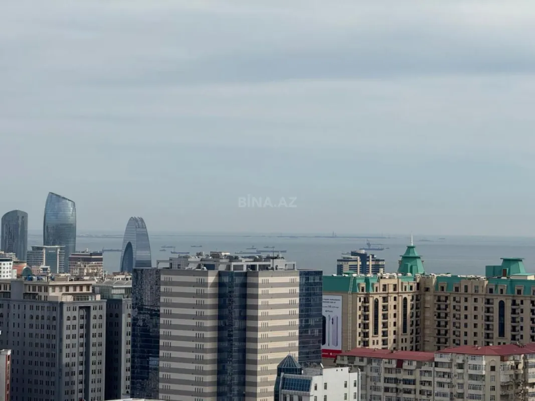 Satılır 2 otaqlı mənzil 102 m²