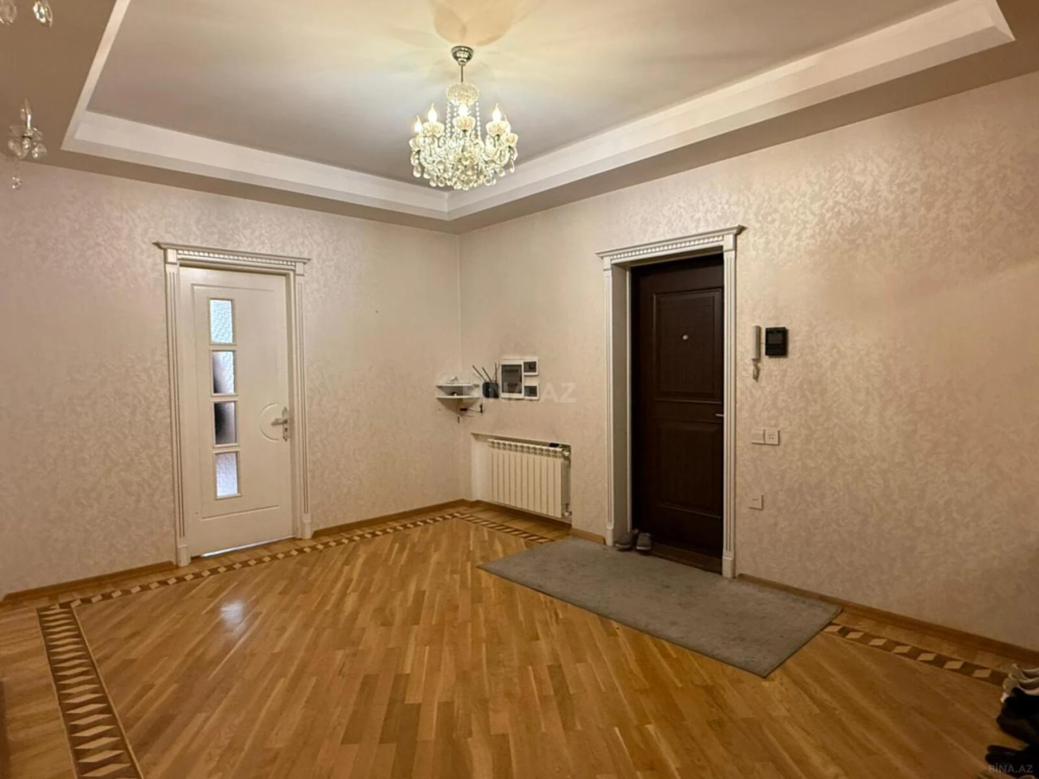Kirayə verilir 3 otaqlı mənzil 155 m²