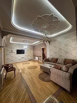 Satılır 4 otaqlı mənzil 178 m²