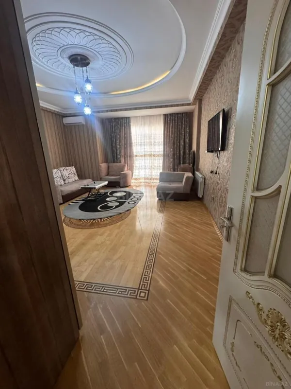 Satılır 4 otaqlı mənzil 178 m²
