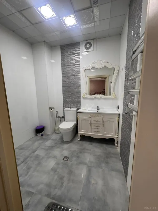Satılır 4 otaqlı mənzil 178 m²