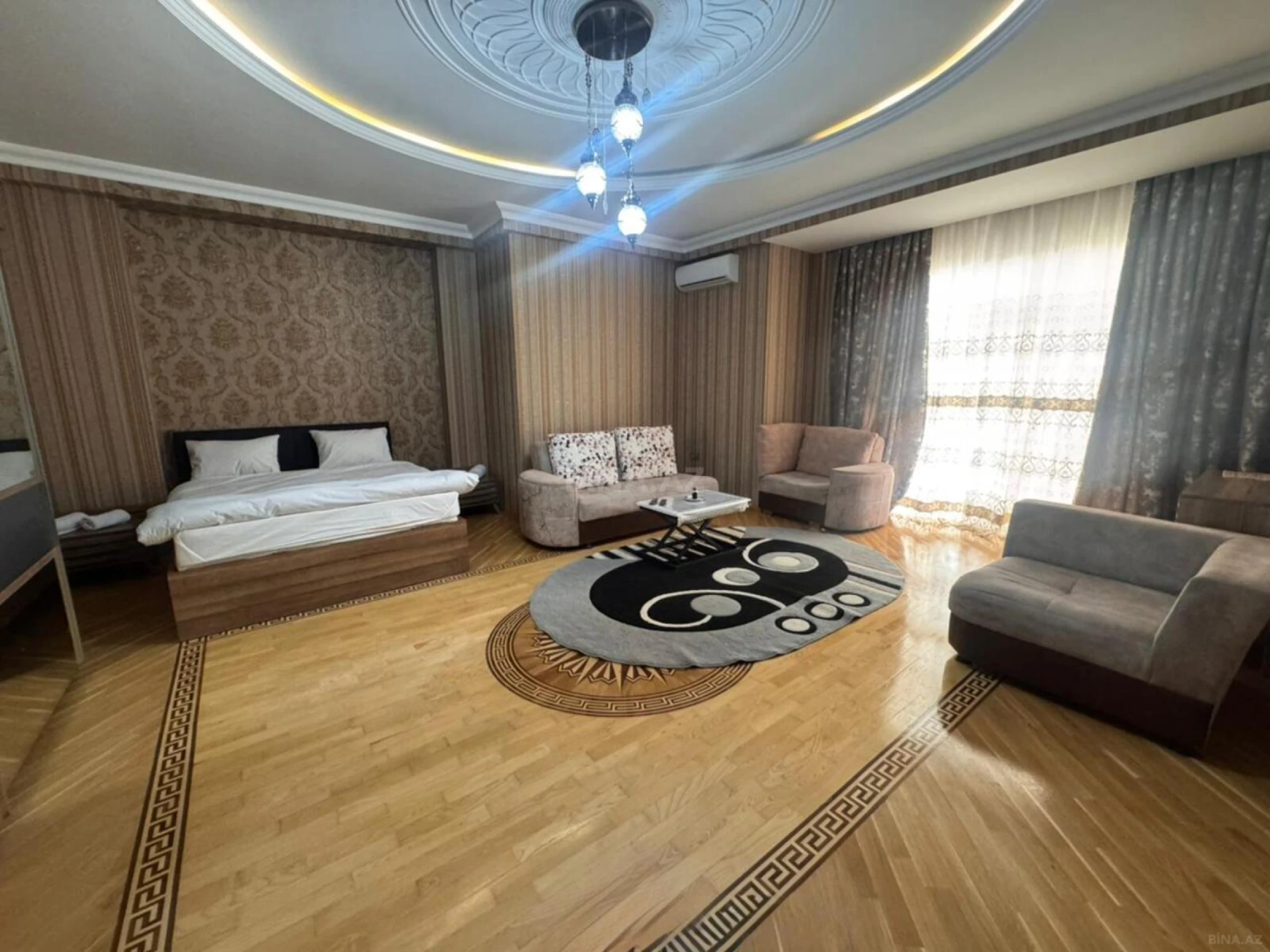 Satılır 4 otaqlı mənzil 178 m²