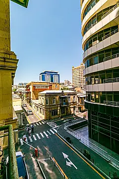 Satılır 4 otaqlı mənzil 178 m²