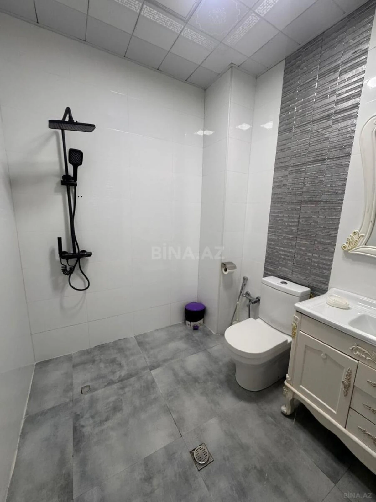 Satılır 4 otaqlı mənzil 178 m²