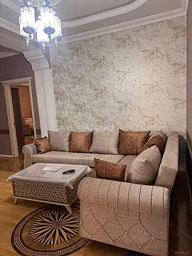 Satılır 4 otaqlı mənzil 178 m²