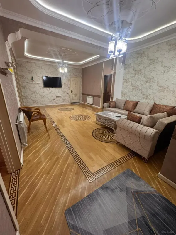 Satılır 4 otaqlı mənzil 178 m²